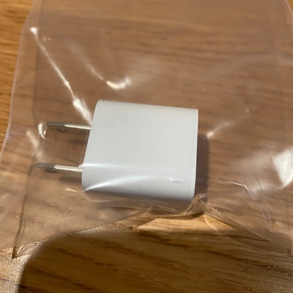 NEW Apple USB Power Adapter🔌 Plug, white